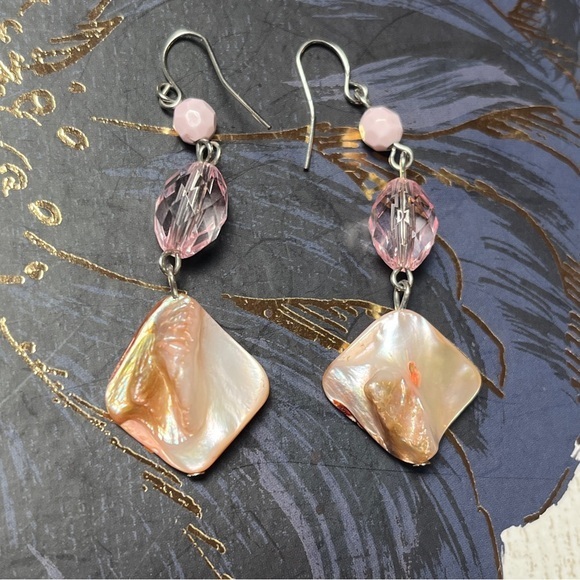 Vintage Jewelry - Vintage y2k 00s Pink Beaded Freshwater Pearl Dangle Earrings D2